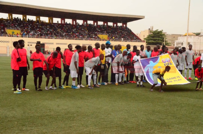 DA BRAINS PROD vous présente le match Mbalakh Man vs Rappeur: Revivez l'intégralité du match à Pikine.