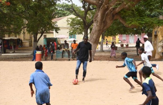 Foot de rue: Kalidou Coulibaly et son fils