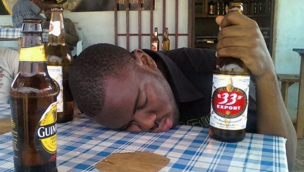 Thiès : Le Collectif « Sama Sa Ngoor » s’attaque à la publicité de boissons alcoolisées Thiès : Le Collectif « Sama Sa Ngoor » s’attaque à la publicité de boissons alcoolisées
