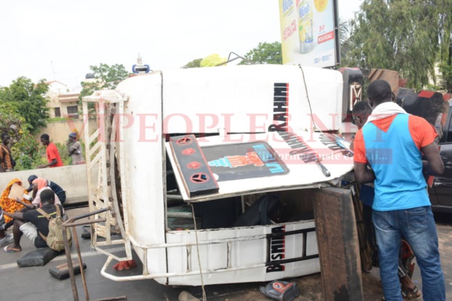 URGENT:GRAVE ACCIDENT À HAUTEUR DE L ECHANGEUR DE EMG URGENT:GRAVE ACCIDENT À HAUTEUR DE L ECHANGEUR DE EMG