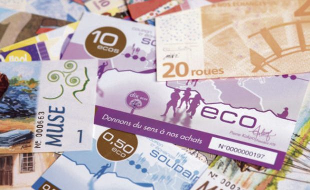 Eco- Amadou Hott, Ministre de l’Economie : « La monnaie unique renforce l’économie et rend les acteurs économiques beaucoup plus compétitifs » Eco- Amadou Hott, Ministre de l’Economie : « La monnaie unique renforce l’économie et rend les acteurs économiques beaucoup plus compétitifs »