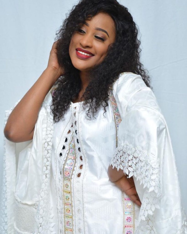 L’ACTRICE ESTHER NDIAYE RAYONNANTE, elle étale sa beauté et sa classe