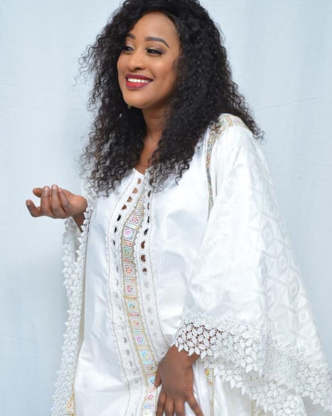 L’ACTRICE ESTHER NDIAYE RAYONNANTE, elle étale sa beauté et sa classe