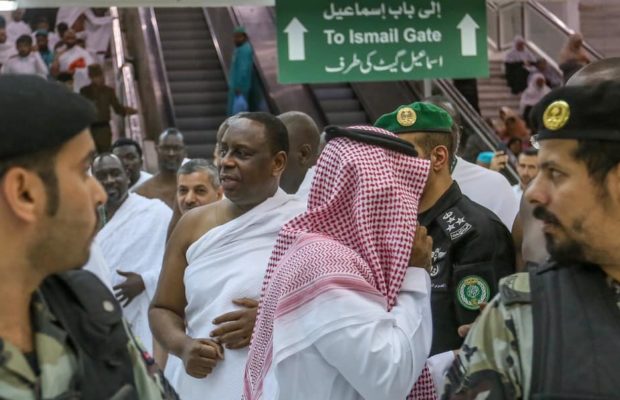 Tabaski : Le message de Macky aux musulmans du Sénégal Le chef de l’État, Macky Sall, a souhaité ses meilleurs voeux aux Sénégalais à l’occasion de la fête de l’Eid-El Kabir, communément appelée Tabaski, célébrée aujourd’hui dimanche et demain lundi Tabaski : Le message de Macky aux musulmans du Sénégal Le chef de l’État, Macky Sall, a souhaité ses meilleurs voeux aux Sénégalais à l’occasion de la fête de l’Eid-El Kabir, communément appelée Tabaski, célébrée aujourd’hui dimanche et demain lundi