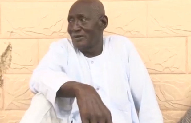 DOUBLE LESS : « SI SA THIÈS NE FAIT PAS ATTENTION»