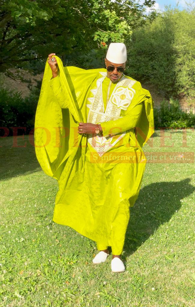 Admirez le "sangne sé" de l'incontournable de la ZIK FM, Cheikh Sarr a fêté la Tabaski avec madame à Paris