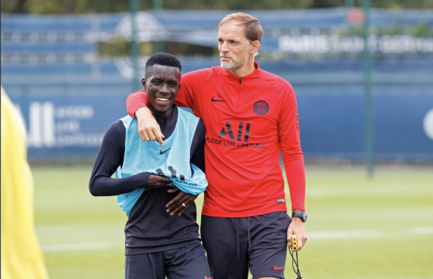 GANA GUÈYE DÉJÀ SOUS L’AILE DU COACH DU PSG : LES IMAGES DE SON PREMIER ENTRAÎNEMENT À PARIS