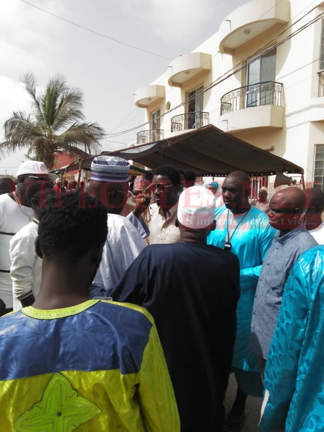 Waly Seck à St Louis pour accompagner le chanteur Zoula dans son dernier demeure