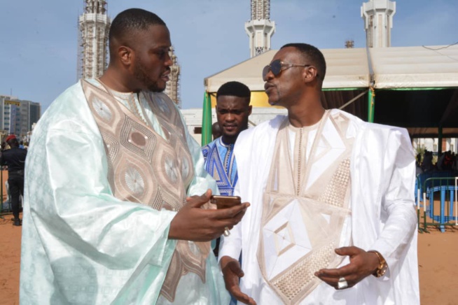 Le Directeur de l'OMART, Tange Tandian et le fils de Madické Niang, Allé à la priére de la Tabaski à Massalikoul Djinane.