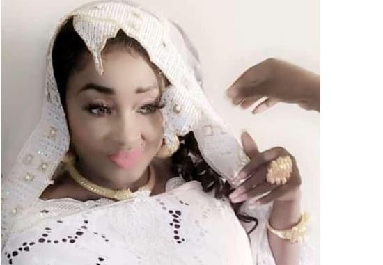 Découvrez les belles images du mariage de la charmante Mame Bassine Thiam Découvrez les belles images du mariage de la charmante Mame Bassine Thiam