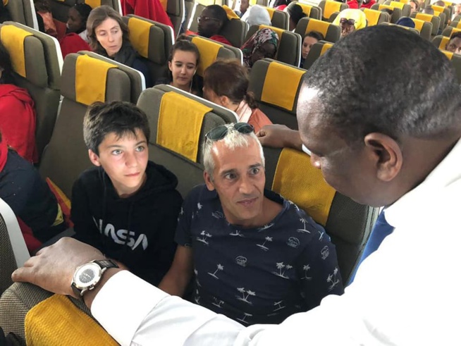 PHOTOS: Air Sénégal: le Président Macky Sall à destination de Paris. Un président à l’écoute des passagers