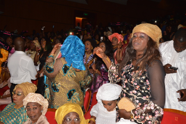GUICHET FERMÉ: Les premières images du grand spectacle de la lionne, Titi au grand theatre.