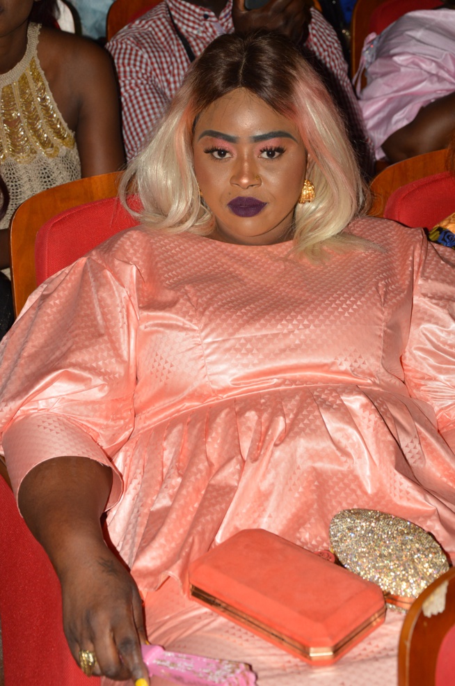 VIDÉO JAMAIS 2 SANS 3: Regardez ce que TITI ,la lionne de la musique a fait au grand theatre. VIDÉO JAMAIS 2 SANS 3: Regardez ce que TITI ,la lionne de la musique a fait au grand theatre.