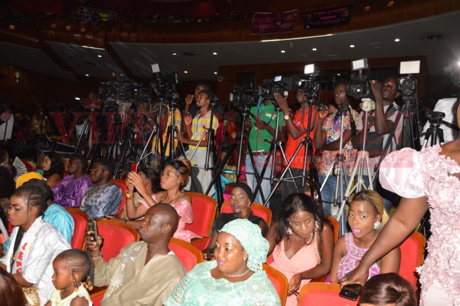 153 IMAGES: Quand c'est Titi affronte le grand theatre,la réussite sonne sans bruit ni buzz. 153 IMAGES: Quand c'est Titi affronte le grand theatre,la réussite sonne sans bruit ni buzz.