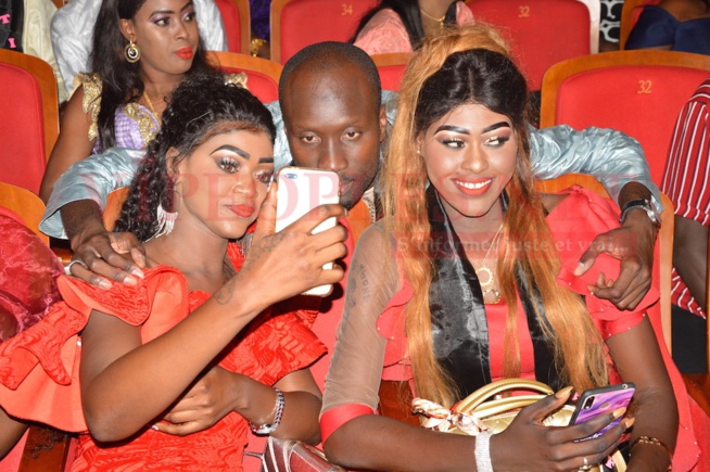 153 IMAGES: Quand c'est Titi affronte le grand theatre,la réussite sonne sans bruit ni buzz. 153 IMAGES: Quand c'est Titi affronte le grand theatre,la réussite sonne sans bruit ni buzz.