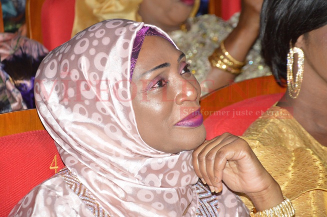 VIDEO - Ngoné Ndour au Grand Théâtre avec TITI : "SODAV indiwouma fi, TITI mo khéw si diamono ALLA ATHIOU AMOUL BAYI FI REK..." VIDEO - Ngoné Ndour au Grand Théâtre avec TITI : "SODAV indiwouma fi, TITI mo khéw si diamono ALLA ATHIOU AMOUL BAYI FI REK..."