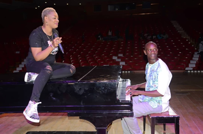 Sénégal: Sublime, gigantesque, flamboyante Titi au Grand Théâtre de Dakar. Sénégal: Sublime, gigantesque, flamboyante Titi au Grand Théâtre de Dakar.