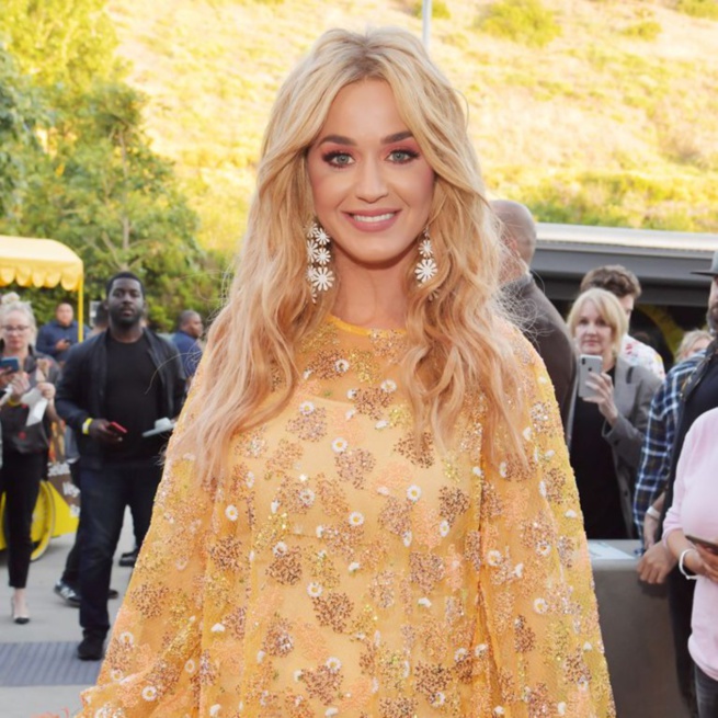 Après Josh Kloss, c'est une femme qui accuse Katy Perry de harcèlement sexuel Après Josh Kloss, c'est une femme qui accuse Katy Perry de harcèlement sexuel