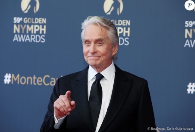 PHOTOS - Michael Douglas : Quatre générations réunies sur sa dernière photo de famille PHOTOS - Michael Douglas : Quatre générations réunies sur sa dernière photo de famille