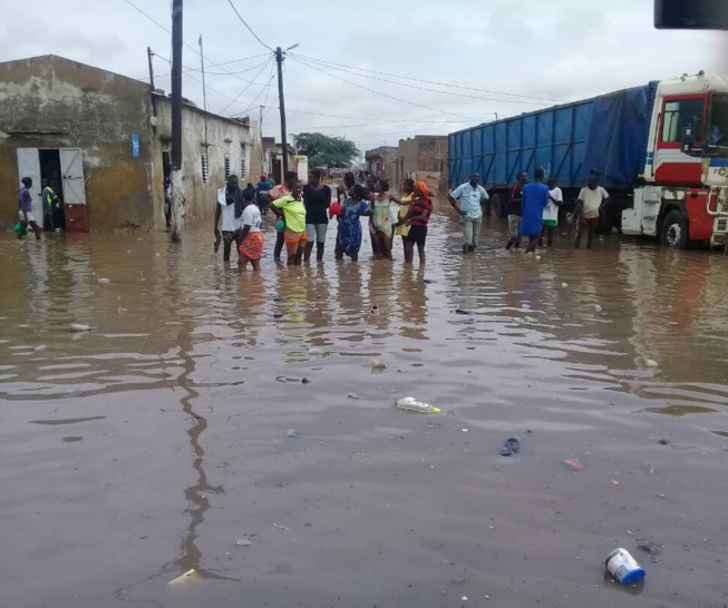 PHOTOS - Kaolack reçoit 180mm et se transforme en mer. PHOTOS - Kaolack reçoit 180mm et se transforme en mer.