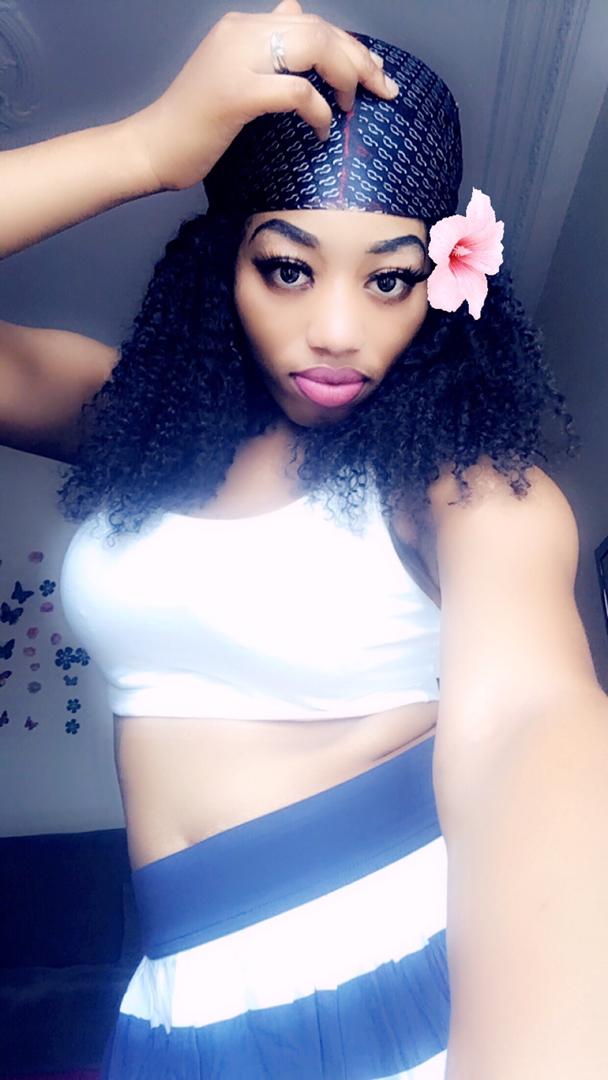 La vidéo girl Assét Baldé réapparaît encore sur le petit écran. La vidéo girl Assét Baldé réapparaît encore sur le petit écran.