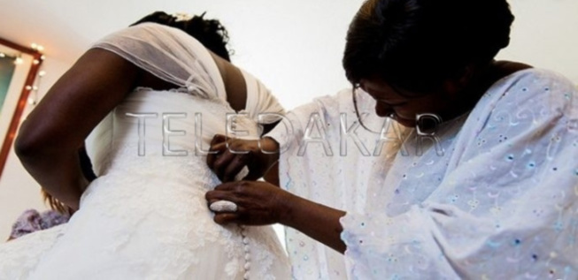 CHEZ LES LAYÈNES, ON SE MARIE À 5000 FRANCS CHEZ LES LAYÈNES, ON SE MARIE À 5000 FRANCS