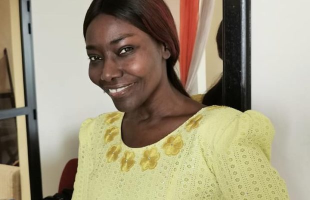 Coumba Gawlo Seck , pose sans maquillage et enflamme le web