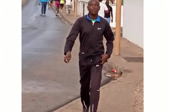 VIDEO + PHOTOS - Le Ministre de l’intérieur filmé en train de faire son jogging sur la corniche VIDEO + PHOTOS - Le Ministre de l’intérieur filmé en train de faire son jogging sur la corniche