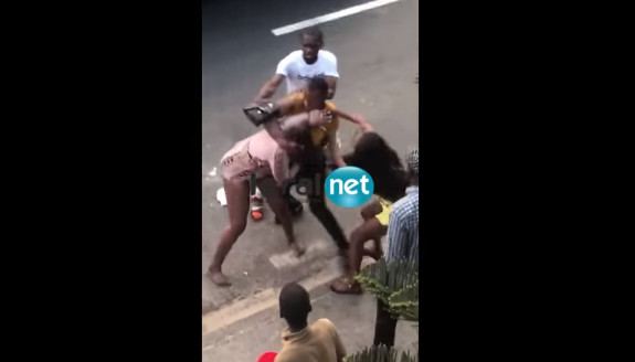 Aïcha Diagne invite trois jeunes filles (Oumou Khairy , Adja Anta Ndiaye ET Diarra Niang) à entretenir des rapports sexuels avec son mari Aïcha Diagne invite trois jeunes filles (Oumou Khairy , Adja Anta Ndiaye ET Diarra Niang) à entretenir des rapports sexuels avec son mari