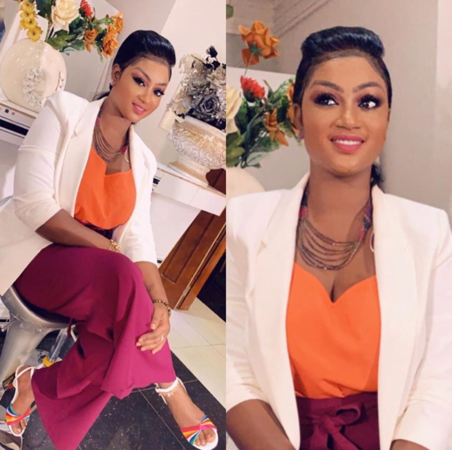 La ravissante Adja Astou toute fraîche et envoûtante souffle une nouvelle bougie aujourd’hui La ravissante Adja Astou toute fraîche et envoûtante souffle une nouvelle bougie aujourd’hui