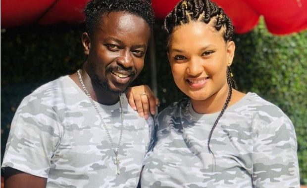 Saly: Eva toute heureuse dans son ménage avec son époux Pi Saly: Eva toute heureuse dans son ménage avec son époux Pi
