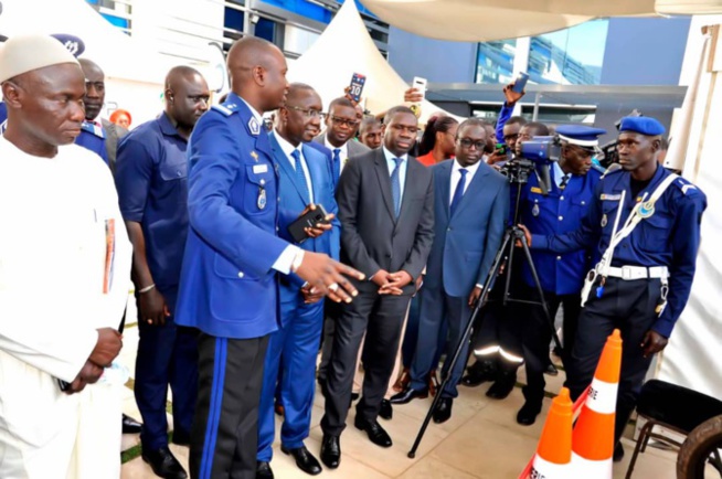 CARAMBOLAGE DANS LE CORTÈGE DU MINISTRE DES TRANSPORTS : Les internautes se lâchent sur Oumar Youm et le mettent devant ses responsabilités CARAMBOLAGE DANS LE CORTÈGE DU MINISTRE DES TRANSPORTS : Les internautes se lâchent sur Oumar Youm et le mettent devant ses responsabilités