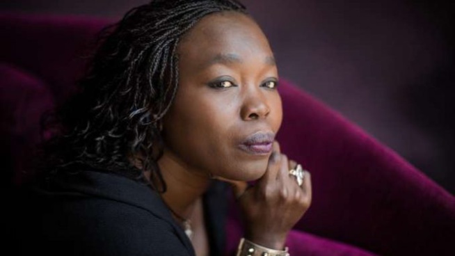 Fatou Diome se souvient du naufrage du bateau le “Joola” en 2002: « Elle vient de perdre son mari dans le naufrage du Joola » Fatou Diome se souvient du naufrage du bateau le “Joola” en 2002: « Elle vient de perdre son mari dans le naufrage du Joola »