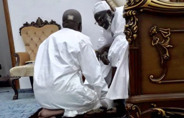 TOUBA: Première visite de Mahammad Dionne après sa sortie d’hôpital auprès du Khalife Général des Mourides