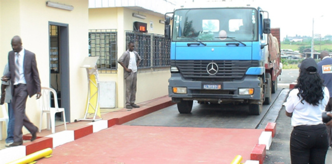 Pesage à l’essieu: Les transporteurs rejettent l’application de la réglementation et menacent d’aller en grève Pesage à l’essieu: Les transporteurs rejettent l’application de la réglementation et menacent d’aller en grève