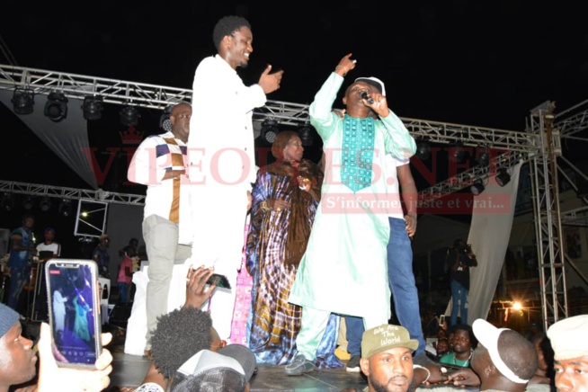 HLM: Waly Seck remonte les bretelles à la population avec le futur maire Mame Cheikh Mbaye bou El Hadj Mansour. HLM: Waly Seck remonte les bretelles à la population avec le futur maire Mame Cheikh Mbaye bou El Hadj Mansour.