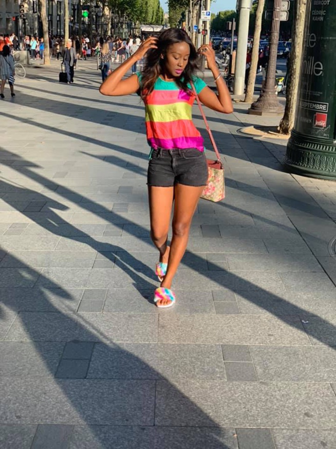 France : Quenn Bizz en mini sous fesse et une tenue qui risque de créer une polémique … France : Quenn Bizz en mini sous fesse et une tenue qui risque de créer une polémique …