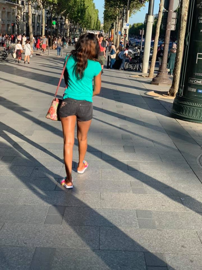 France : Quenn Bizz en mini sous fesse et une tenue qui risque de créer une polémique …