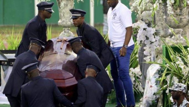 Profanation de la tombe de DJ Arafat : 12 personnes arrêtées Profanation de la tombe de DJ Arafat : 12 personnes arrêtées