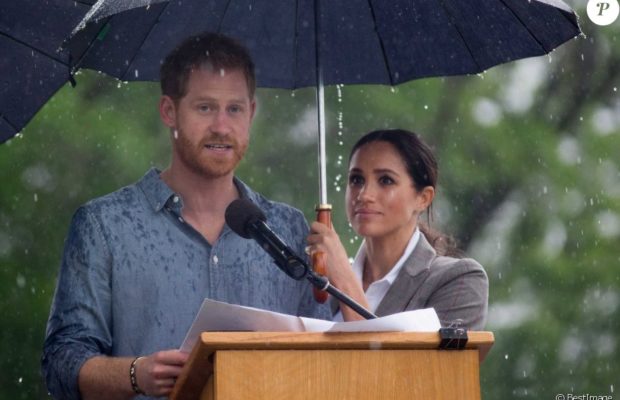 Meghan Markle et le prince Harry rendent hommage à Nelson Mandela Meghan Markle et le prince Harry rendent hommage à Nelson Mandela