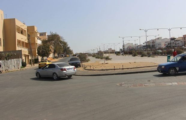 UN CONDUCTEUR FONCE SUR UN POLICIER ET LE PERCUTE, DU CHANVRE INDIEN TROUVÉ DANS SA VOITURE UN CONDUCTEUR FONCE SUR UN POLICIER ET LE PERCUTE, DU CHANVRE INDIEN TROUVÉ DANS SA VOITURE