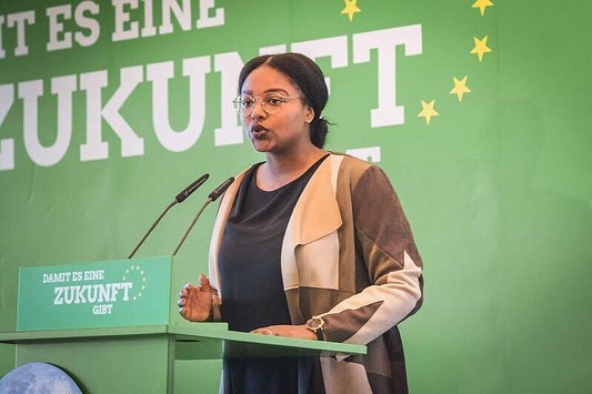 Aminata Touré, première ″Afro-Allemande″ élue vice-présidente d’un parlement en Allemagne Aminata Touré, première ″Afro-Allemande″ élue vice-présidente d’un parlement en Allemagne