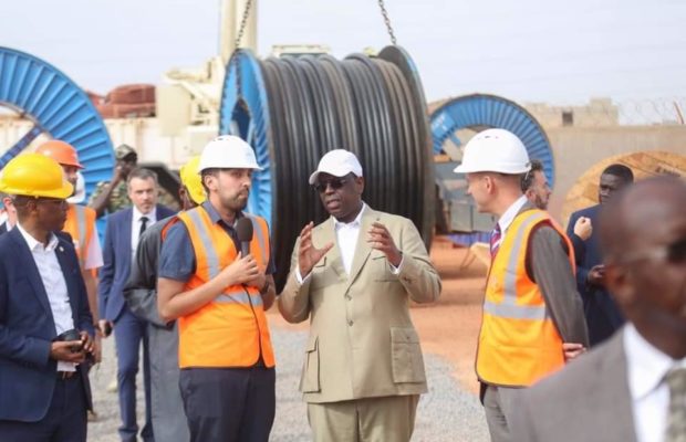 Après les 17 milliards du téléphone, Macky va-t-il prendre des mesures pour casser les 57 milliards de la facture d’électricité Après les 17 milliards du téléphone, Macky va-t-il prendre des mesures pour casser les 57 milliards de la facture d’électricité