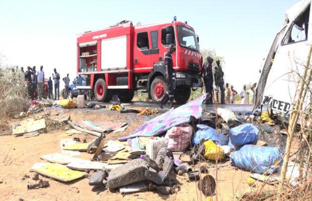 Accident grave à Louga: Un camion heurte un bus qui prend feu et fait un mort et 20 blessés