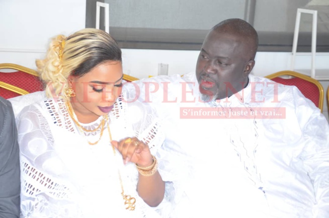 BAPTÉME: Le producteur Mbacké Dioum heureux avec son épouse. BAPTÉME: Le producteur Mbacké Dioum heureux avec son épouse.