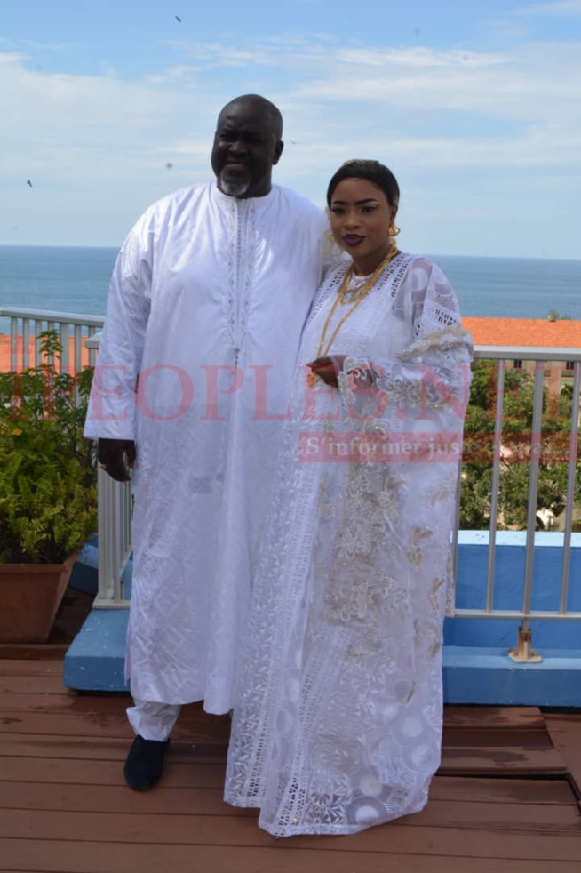 BAPTÉME: Le producteur Mbacké Dioum heureux avec son épouse.