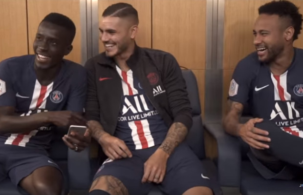 Quand Idrissa Gana Gueye fait rire Neymar dans le vestiaire du PSG Quand Idrissa Gana Gueye fait rire Neymar dans le vestiaire du PSG