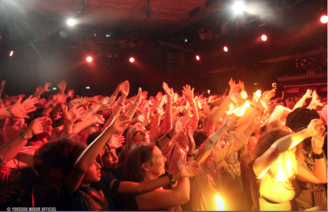 Salle comble à Zurich, Youssou Ndour met le feu encore . Salle comble à Zurich, Youssou Ndour met le feu encore .
