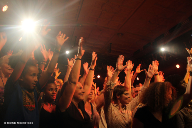 Salle comble à Zurich, Youssou Ndour met le feu encore . Salle comble à Zurich, Youssou Ndour met le feu encore .
