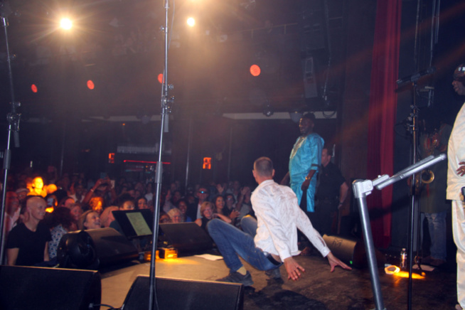 Salle comble à Zurich, Youssou Ndour met le feu encore .